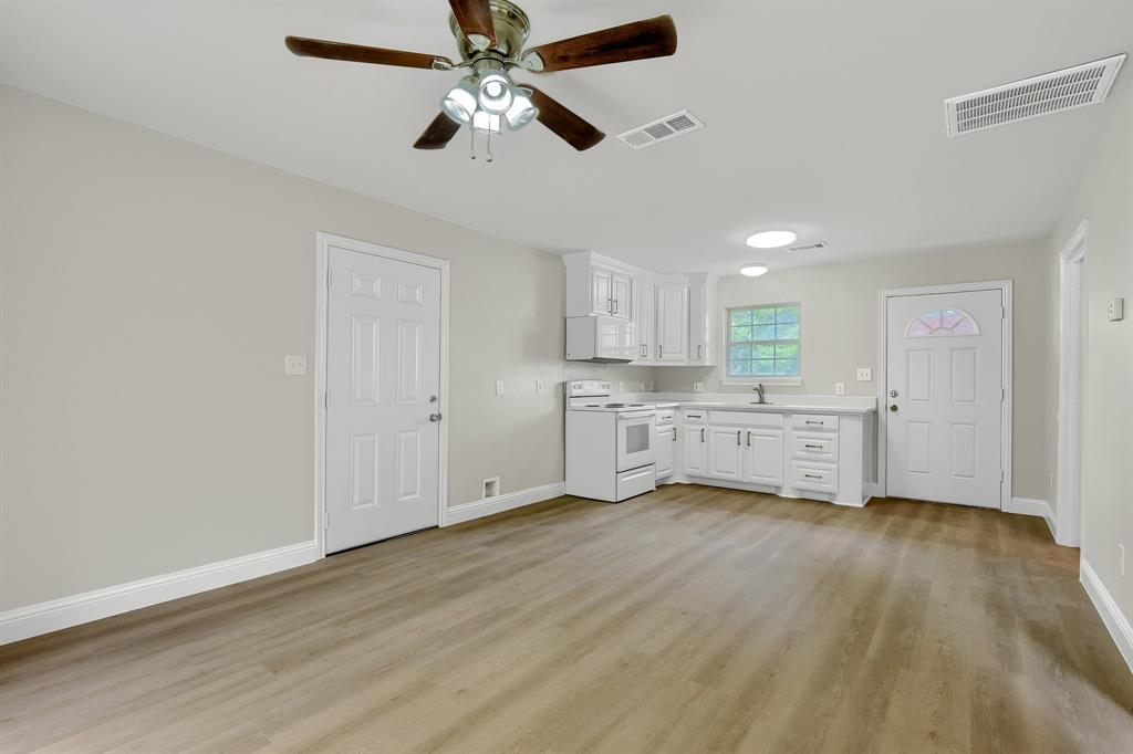 107 Houston Street Property Photo 7