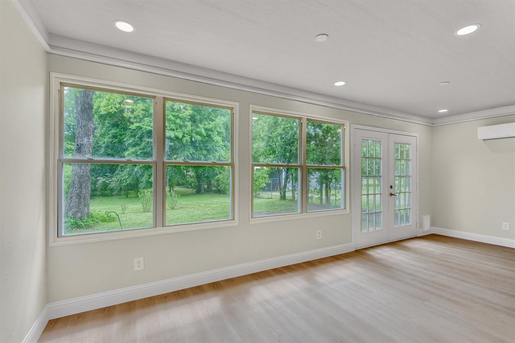 107 Houston Street Property Photo 8