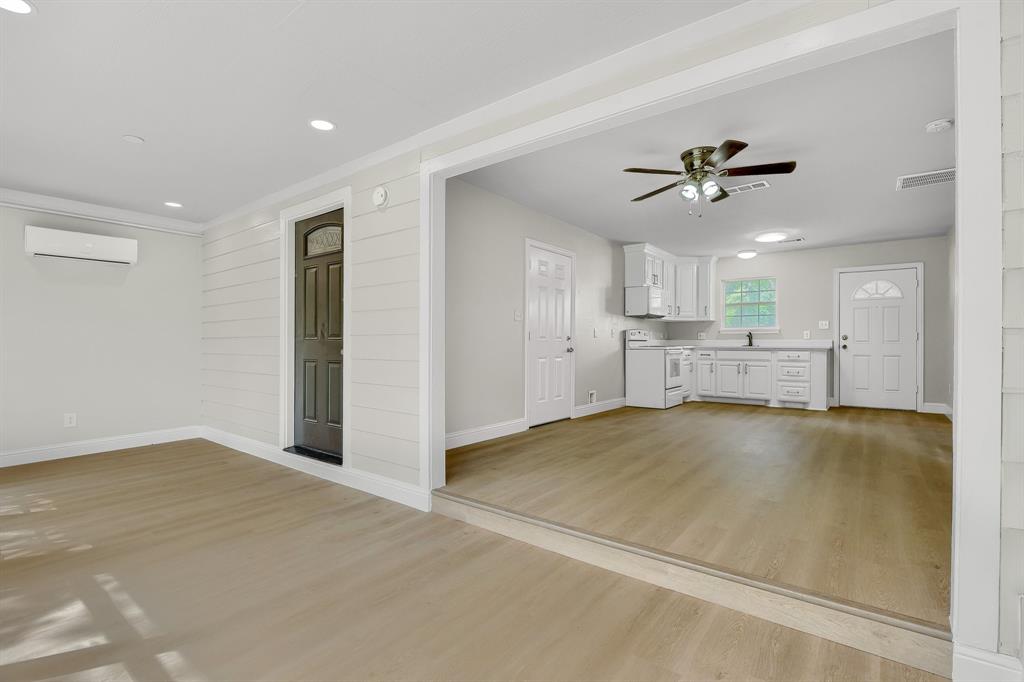 107 Houston Street Property Photo 9
