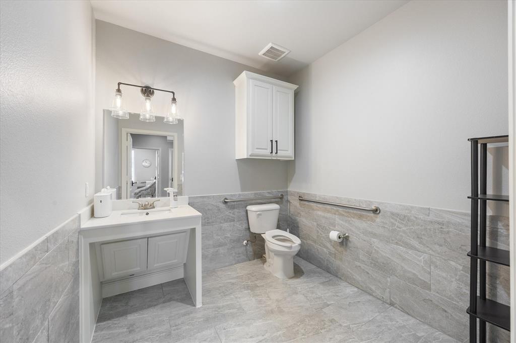 403 S Jackson Avenue Property Photo 12