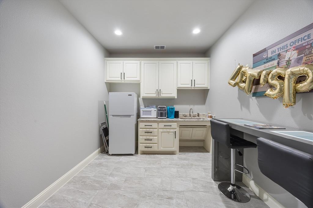 403 S Jackson Avenue Property Photo 17