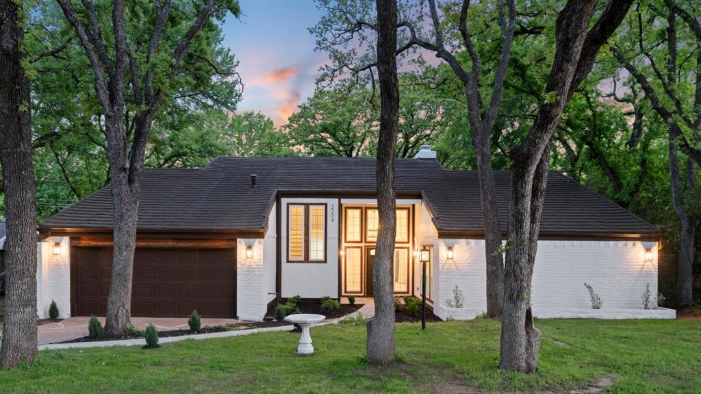 2204 Wood Cliff Court Property Photo 1