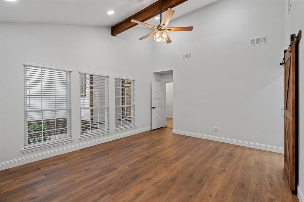 2204 Wood Cliff Court Property Photo 16