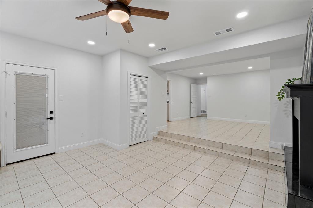 2204 Wood Cliff Court Property Photo 26