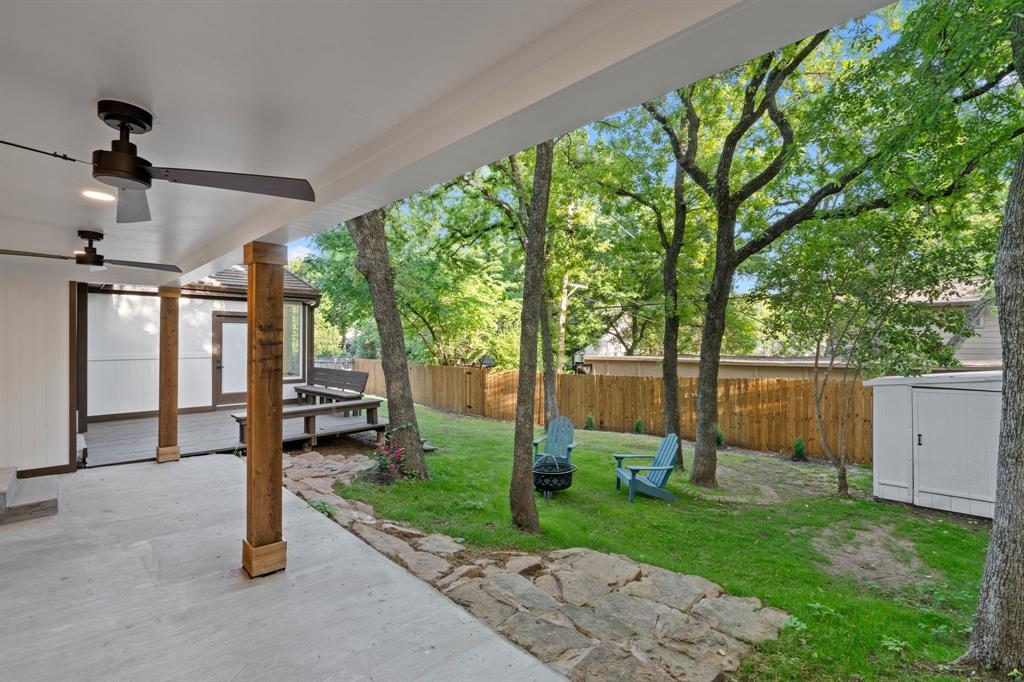 2204 Wood Cliff Court Property Photo 33