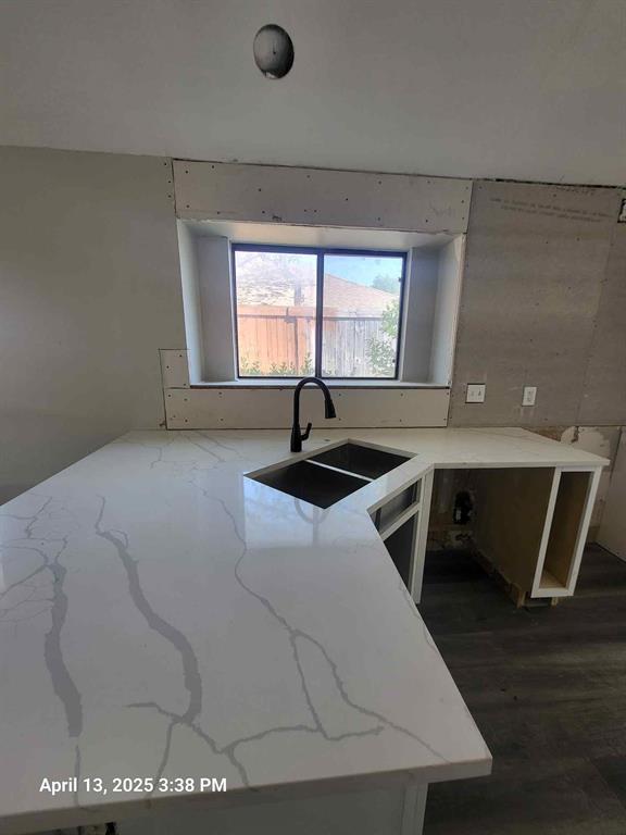 202 Sunset Drive Property Photo 1