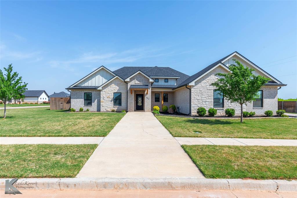 102 Beechcraft Road Property Photo