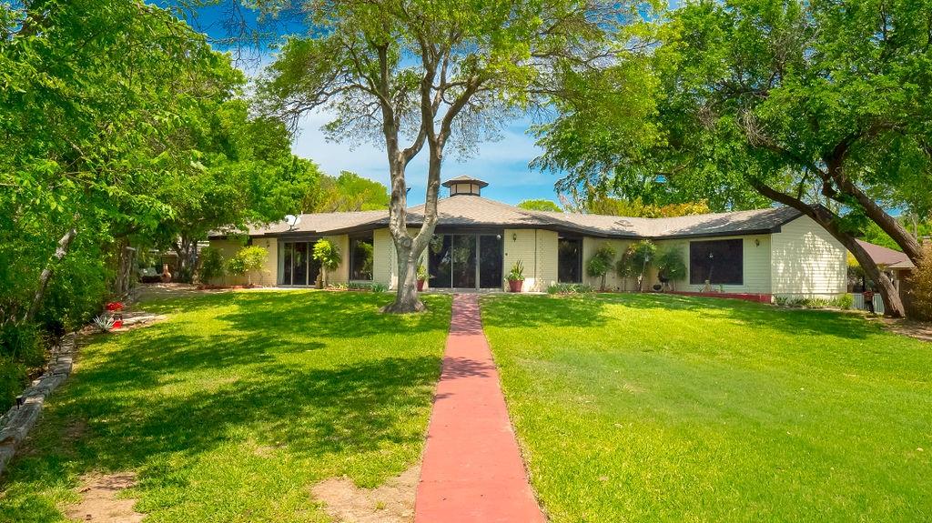705 Camelot Court Property Photo