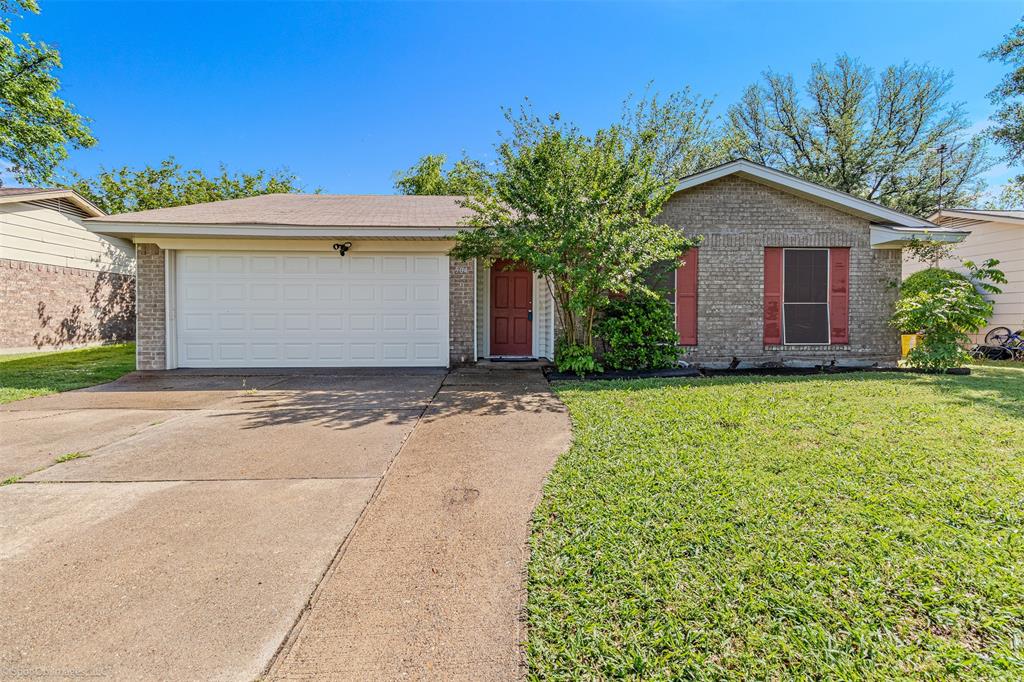 504 Southlake Drive Property Photo
