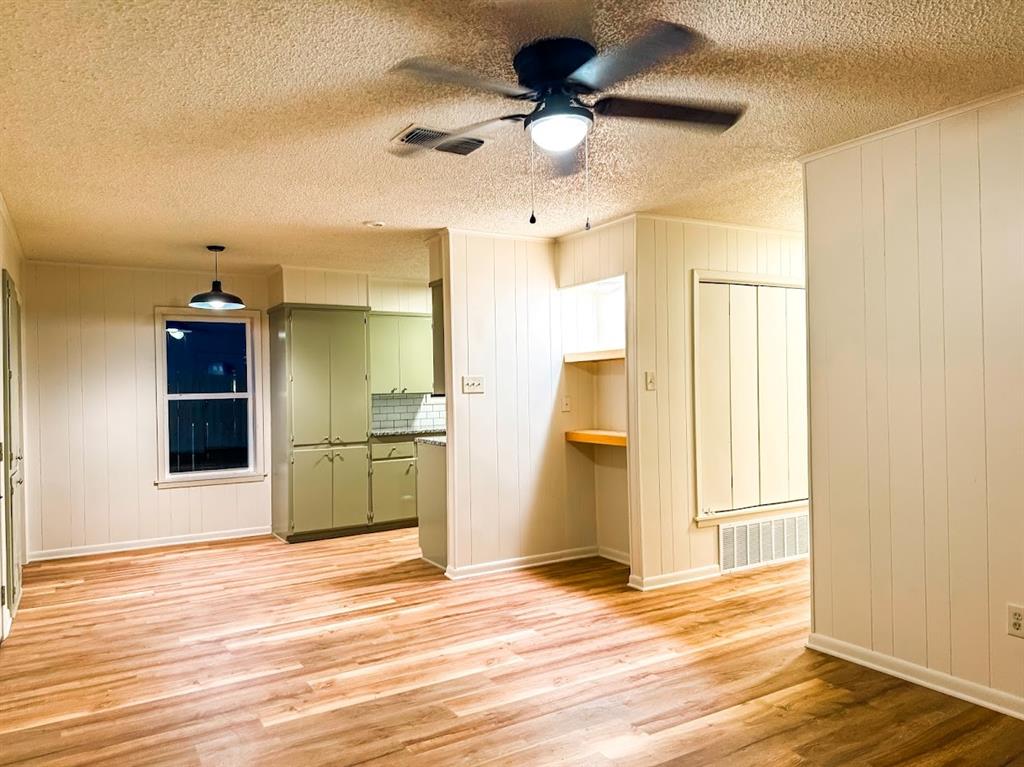 212 S 10th Avenue Property Photo