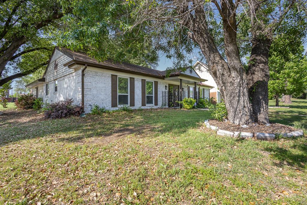 4002 W Rochelle Road Property Photo