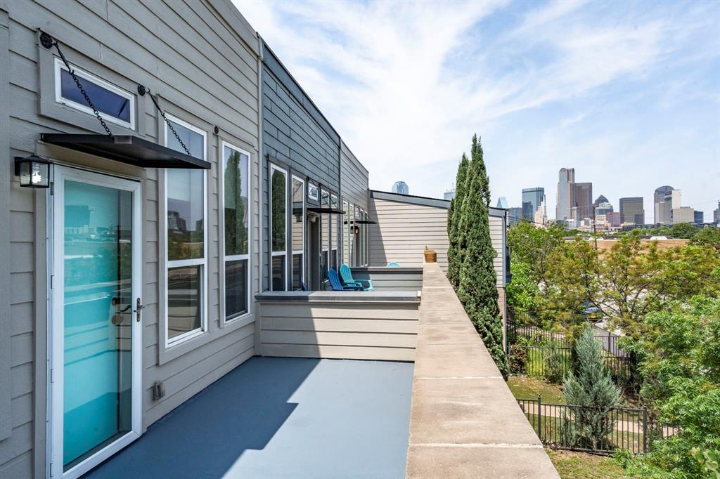 1823 S Ervay Street Property Photo