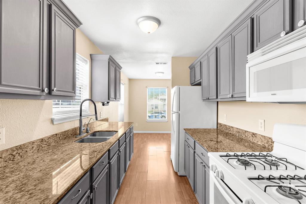1702 Manor Garden Property Photo 1