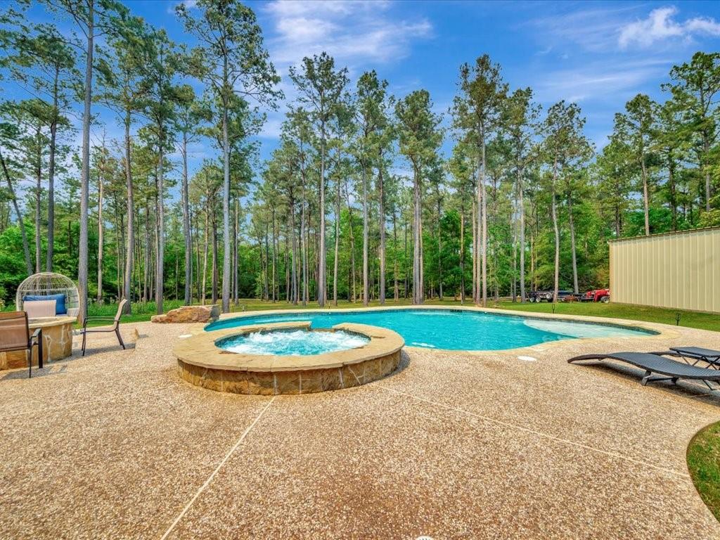 194 Royal Pines Property Photo 1