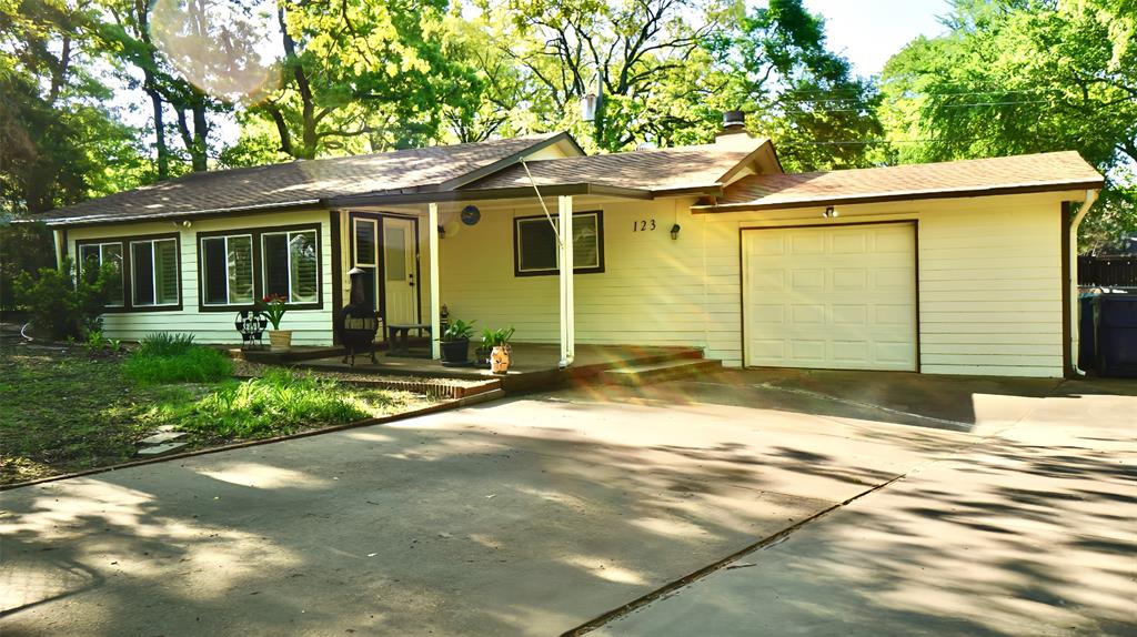 123 Forest Oaks Drive Property Photo 1