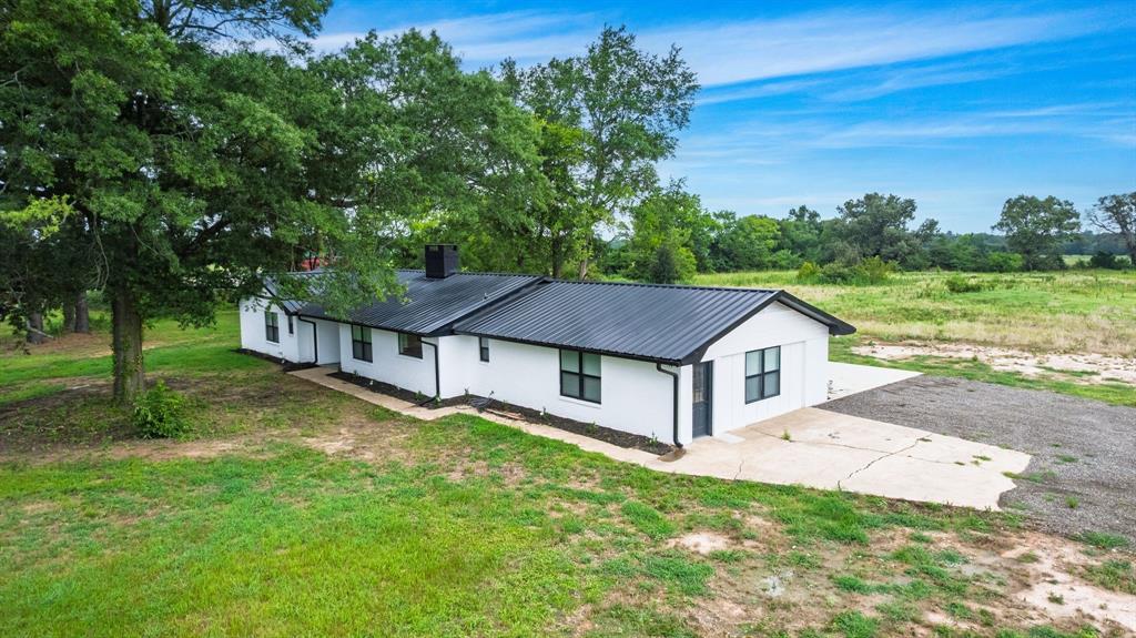 17113 Highway 11 E Property Photo 1