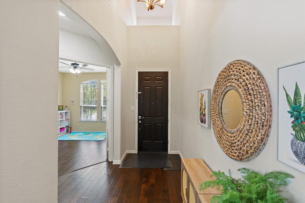 10912 Capri Drive Property Photo 4