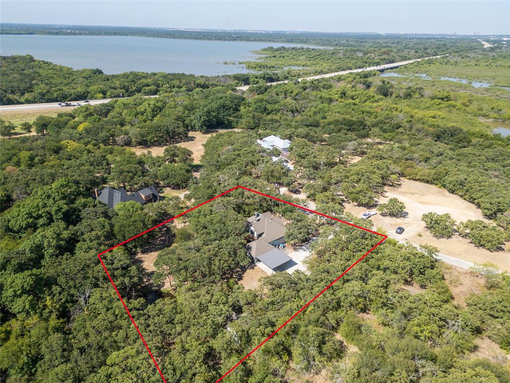200 Rosewood Drive Property Photo 3