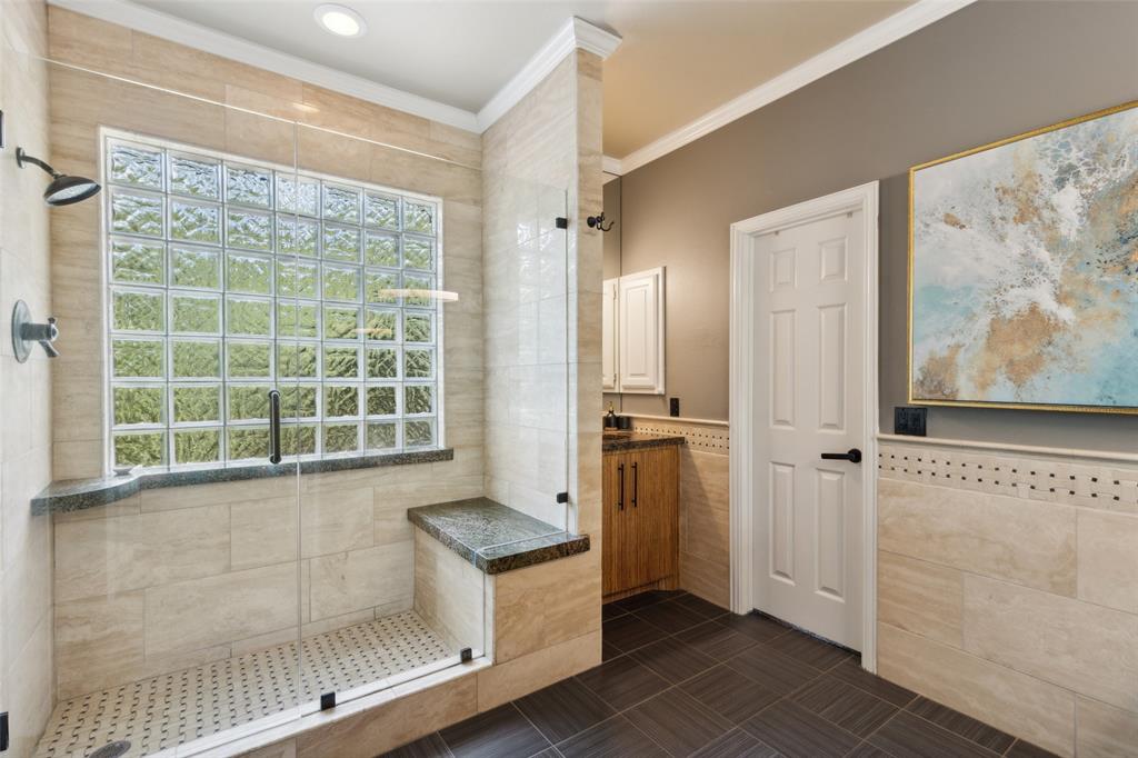 200 Rosewood Drive Property Photo 17