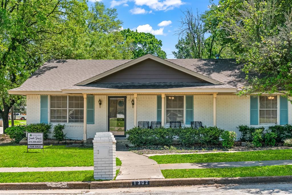 1302 Red Oak Street Property Photo