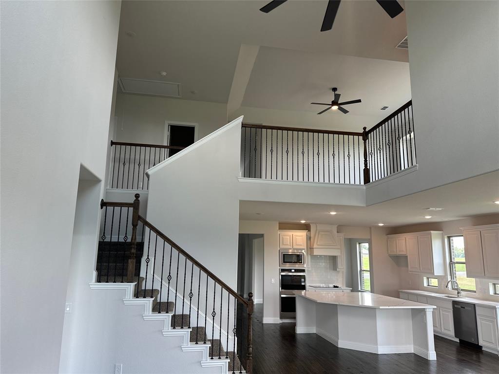 735 Windward Court Property Photo 1