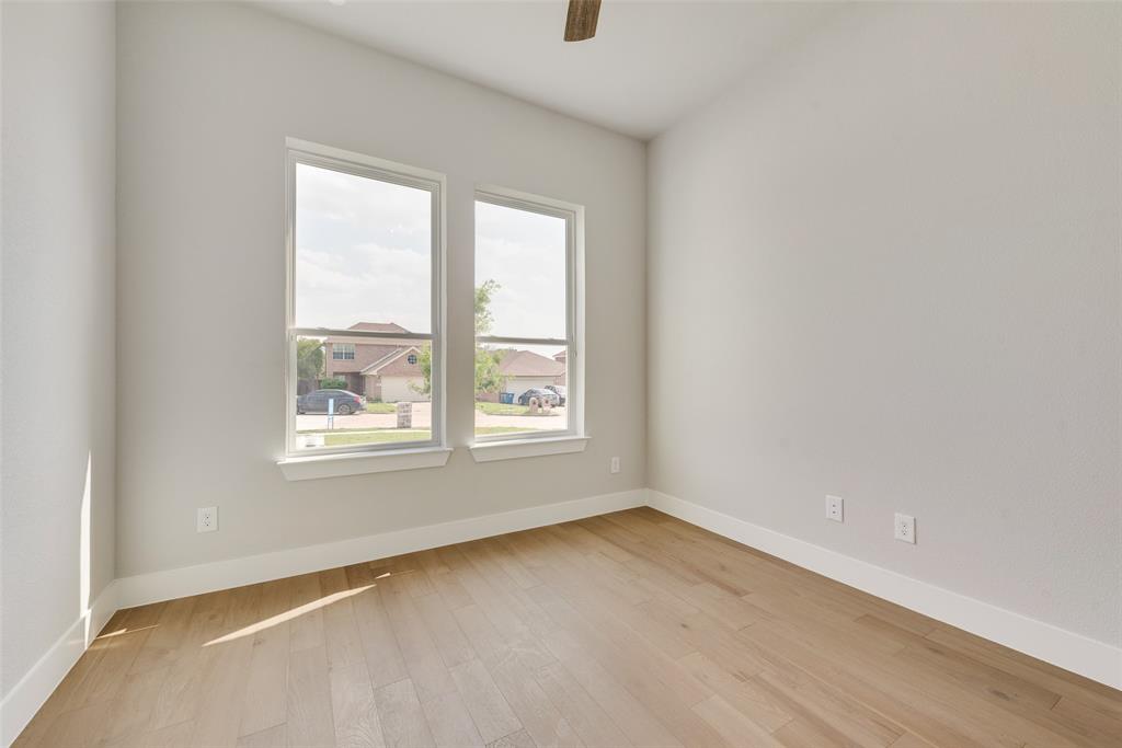 6810 Windward View Drive Property Photo 8