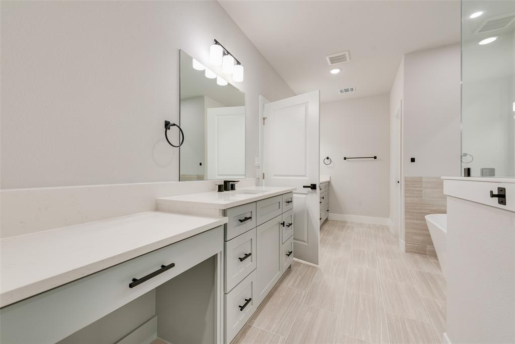 6810 Windward View Drive Property Photo 22