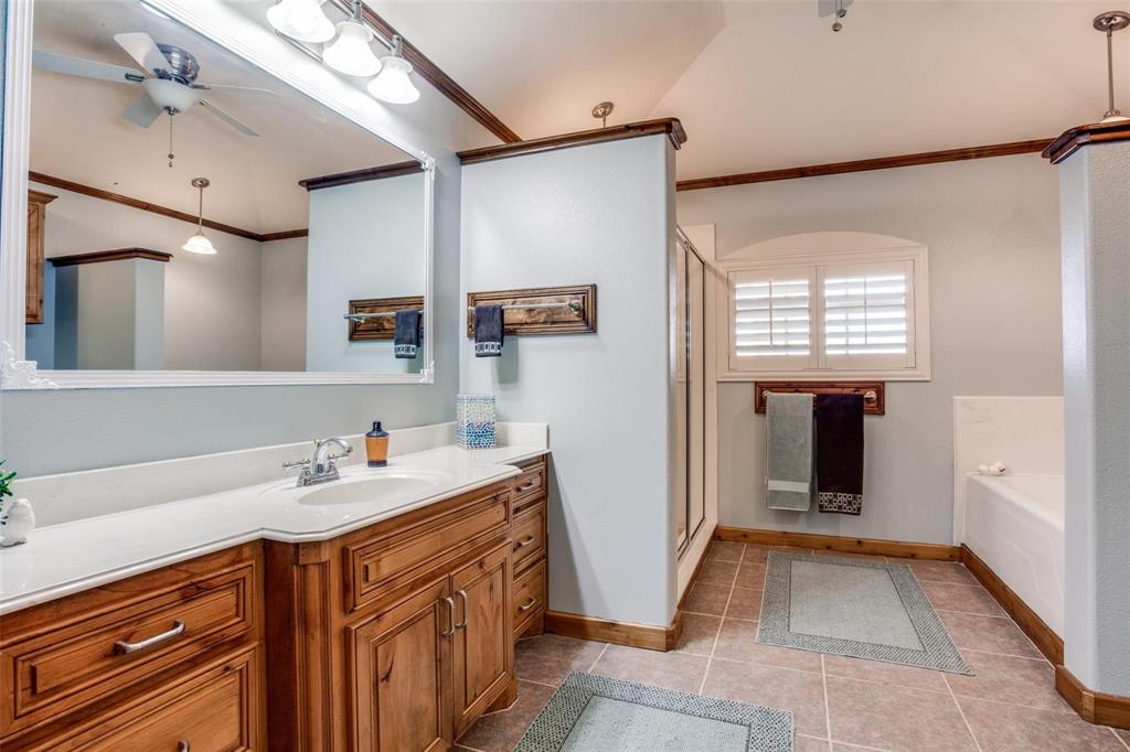 9470 S Highway 377 Property Photo 15