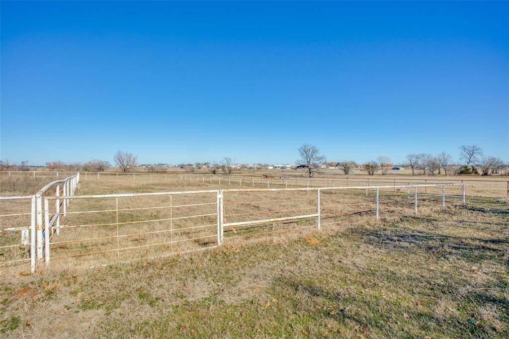 9470 S Highway 377 Property Photo 19