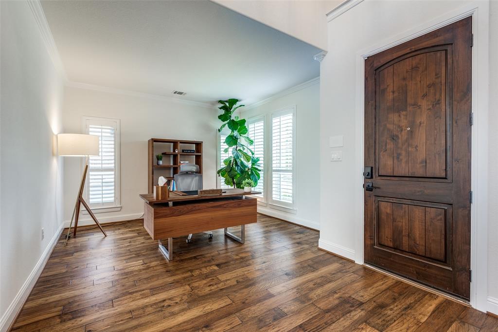 617 Denton Creek Drive Property Photo 4