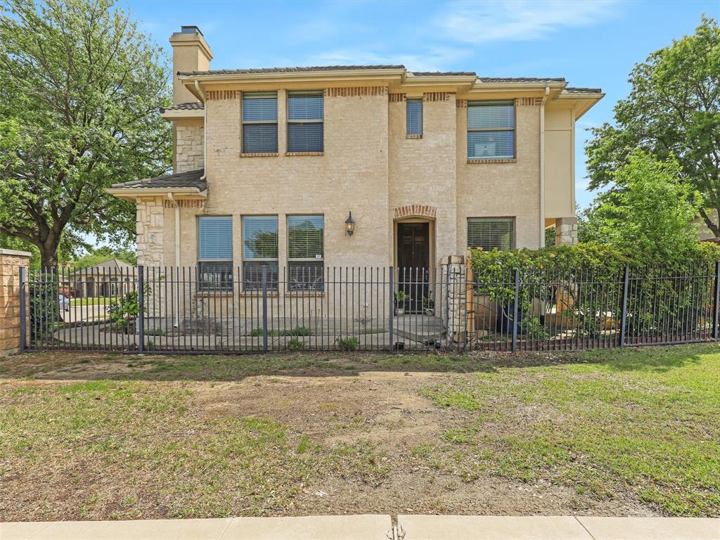 2500 Fountain Cove Property Photo