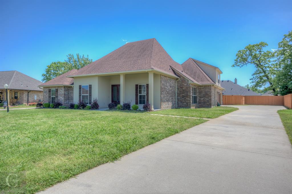 9973 Burgundy Oaks Drive Property Photo 2