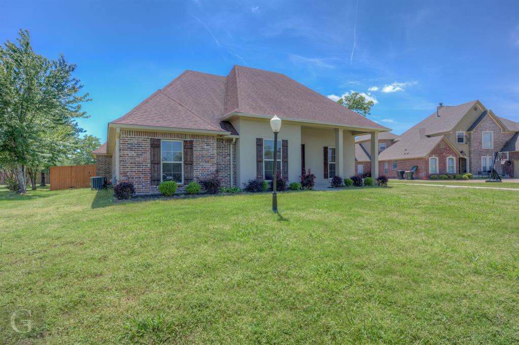 9973 Burgundy Oaks Drive Property Photo 3