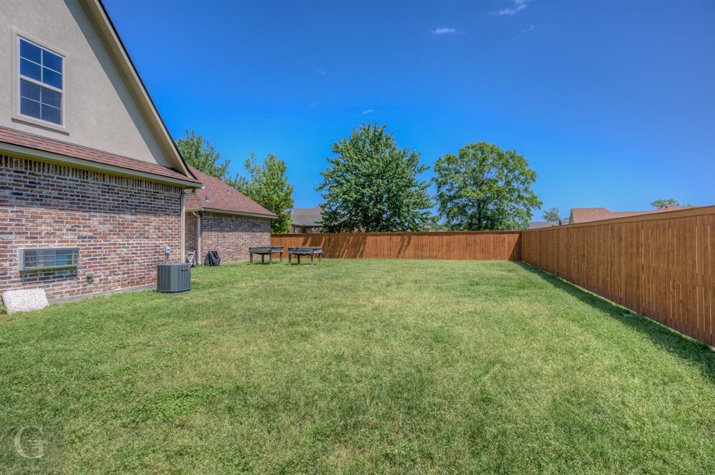 9973 Burgundy Oaks Drive Property Photo 6