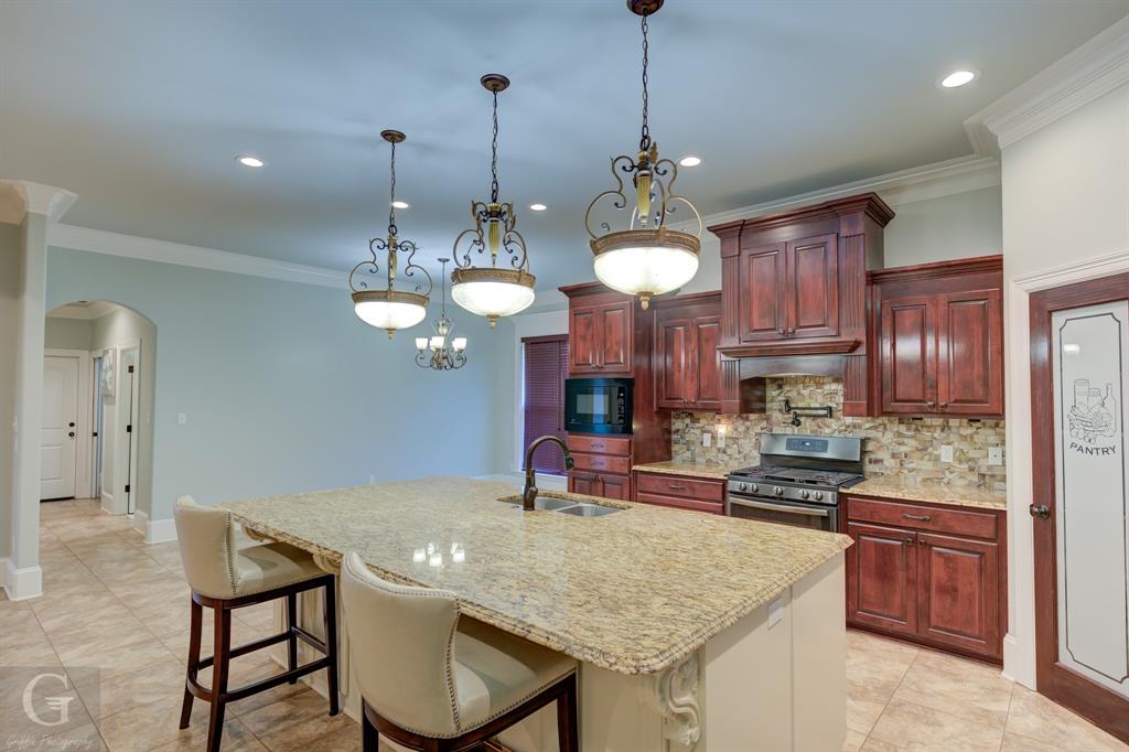 9973 Burgundy Oaks Drive Property Photo 9