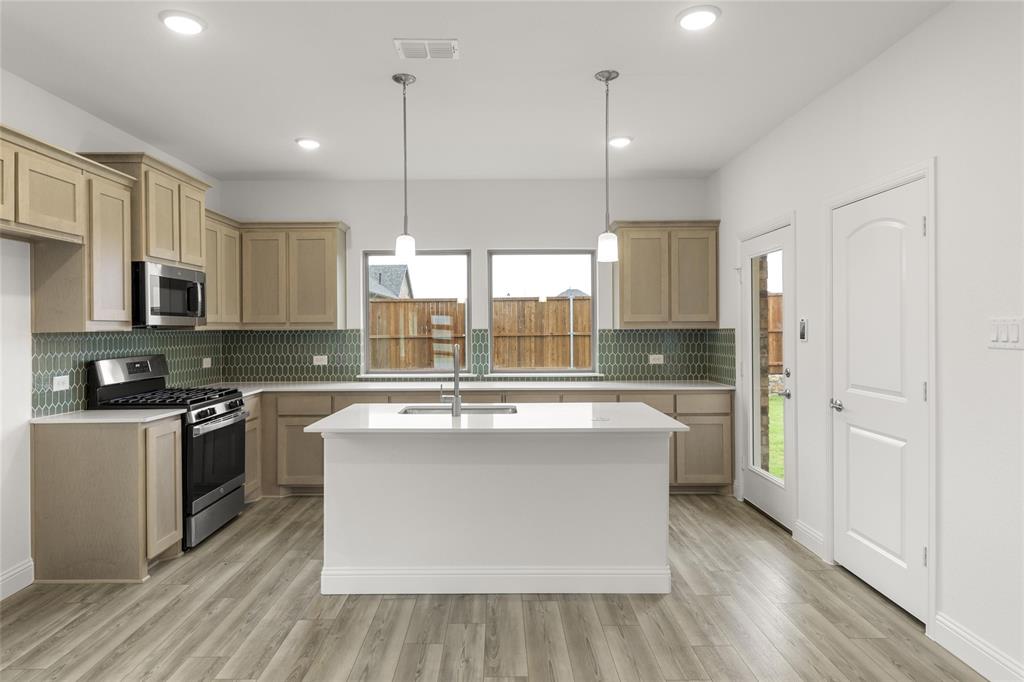 1612 Grassy Pond Road Property Photo 3