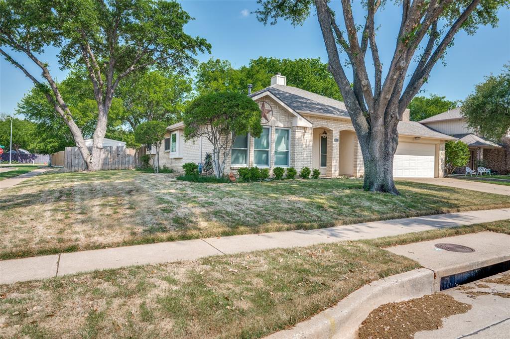 4902 Oak Hollow Drive Property Photo