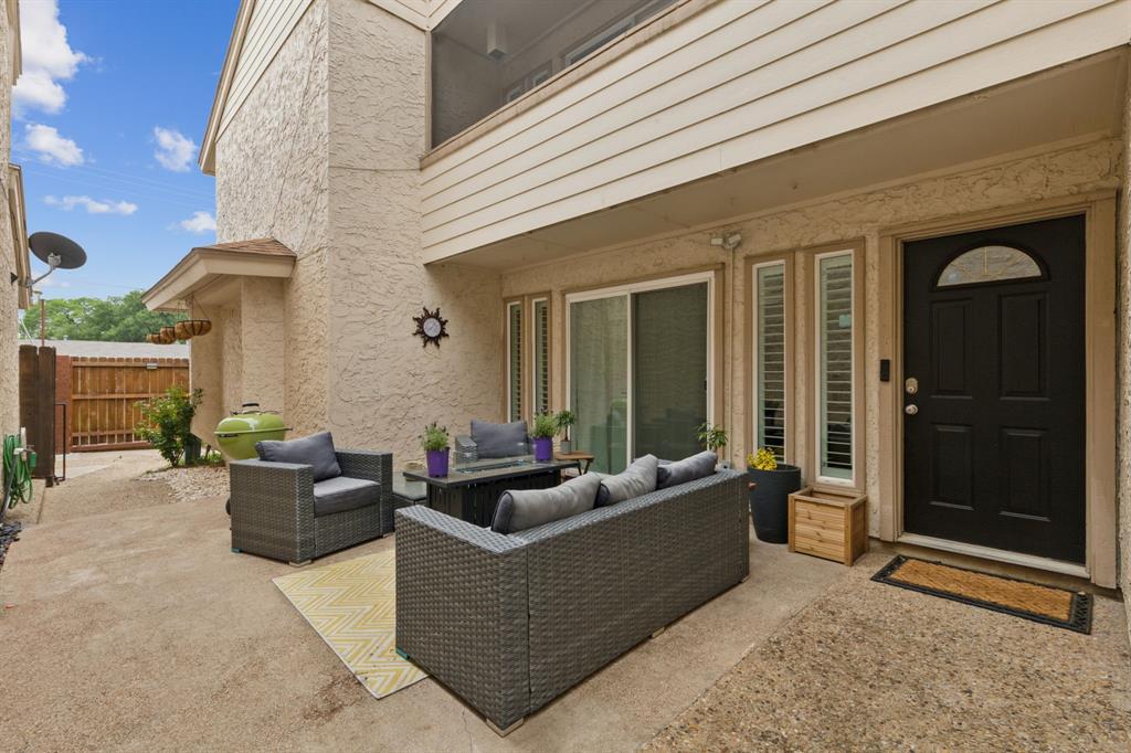 4 Oakbrook Drive Property Photo 1
