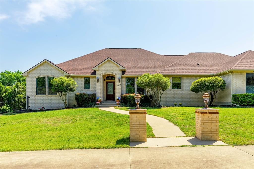 Oak Leaf Real Estate Listings Main Image