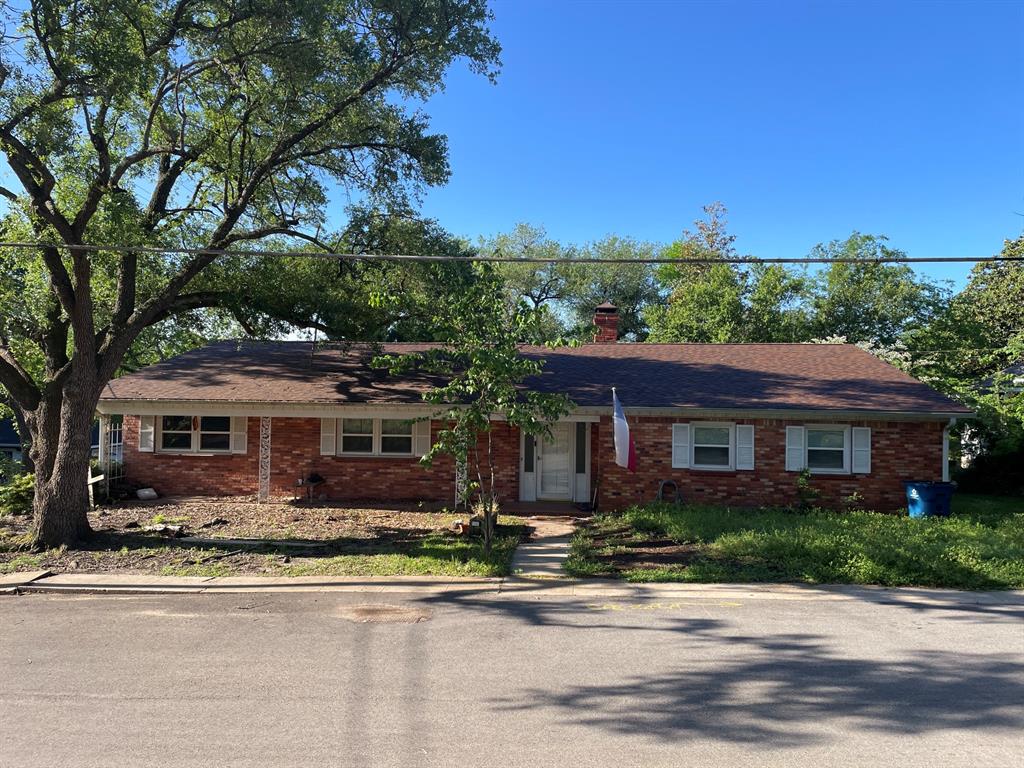 201 W Gilmer Street Property Photo