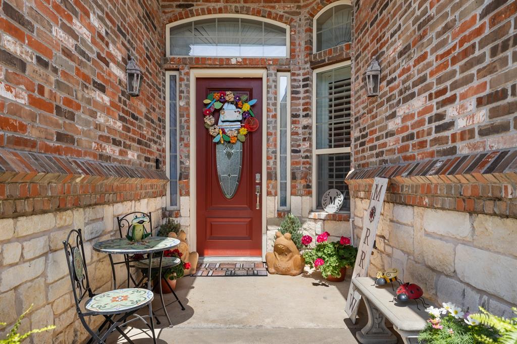 1023 Addison Avenue Property Photo 2