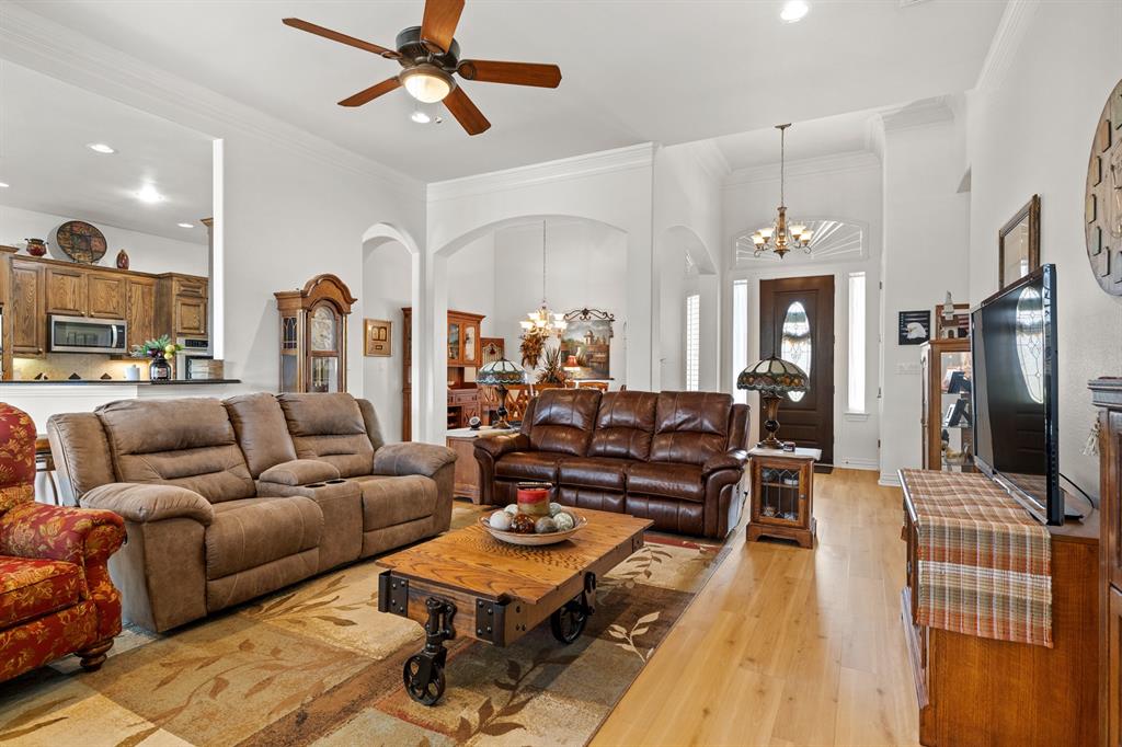 1023 Addison Avenue Property Photo 5