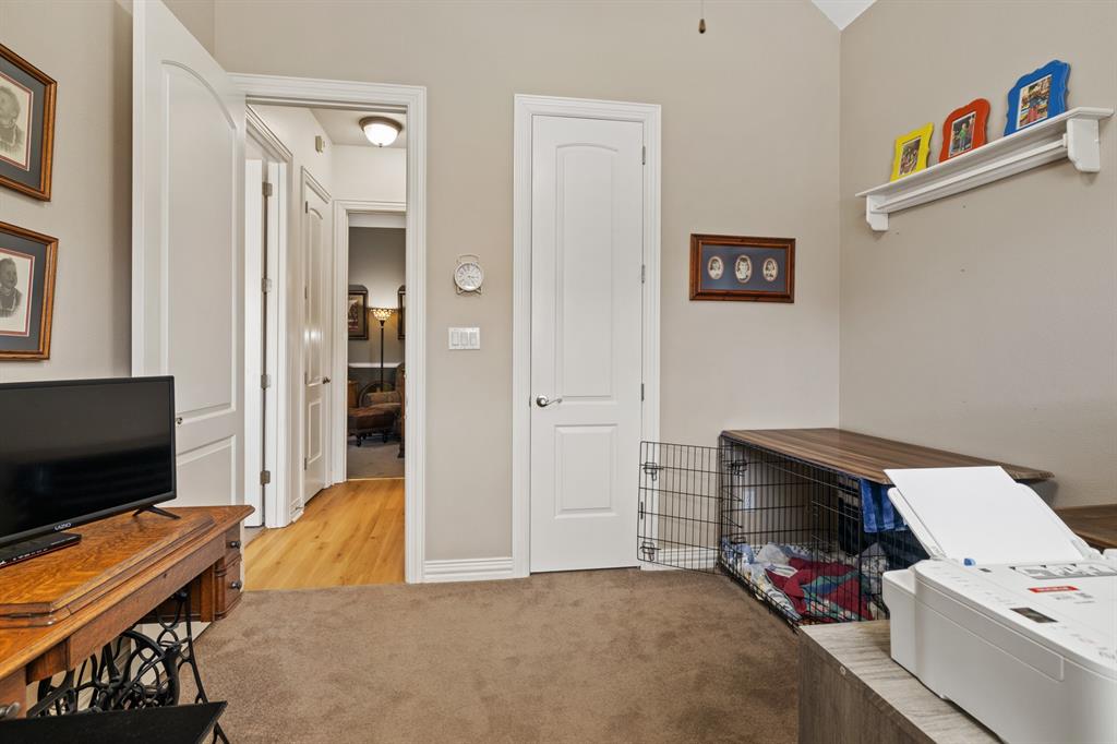 1023 Addison Avenue Property Photo 22