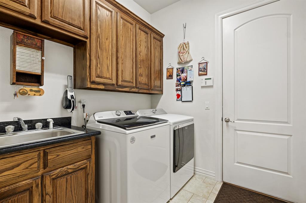 1023 Addison Avenue Property Photo 24