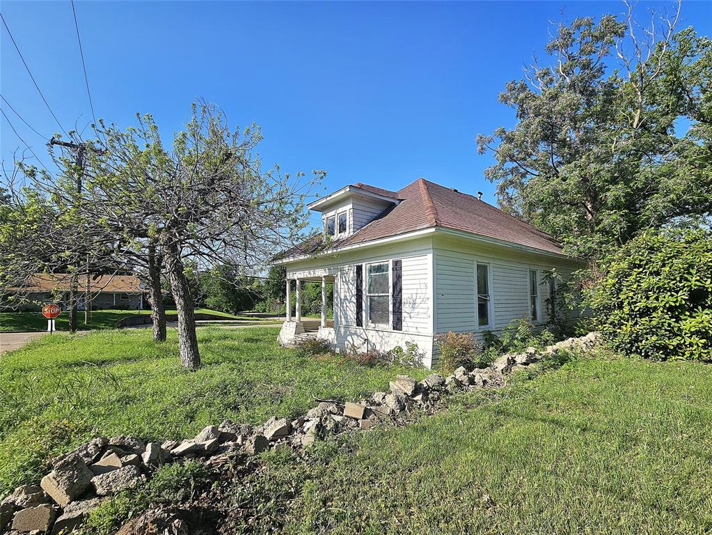 703 Chilton Street Property Photo 2