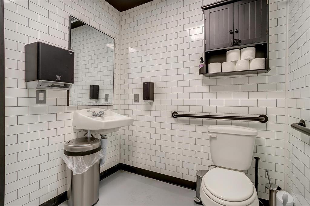 316 Sw Wilshire Boulevard Property Photo 33