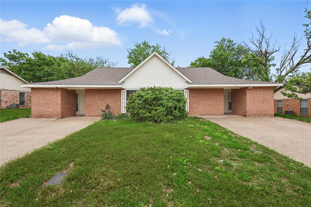 708 Hillcrest Court Property Photo