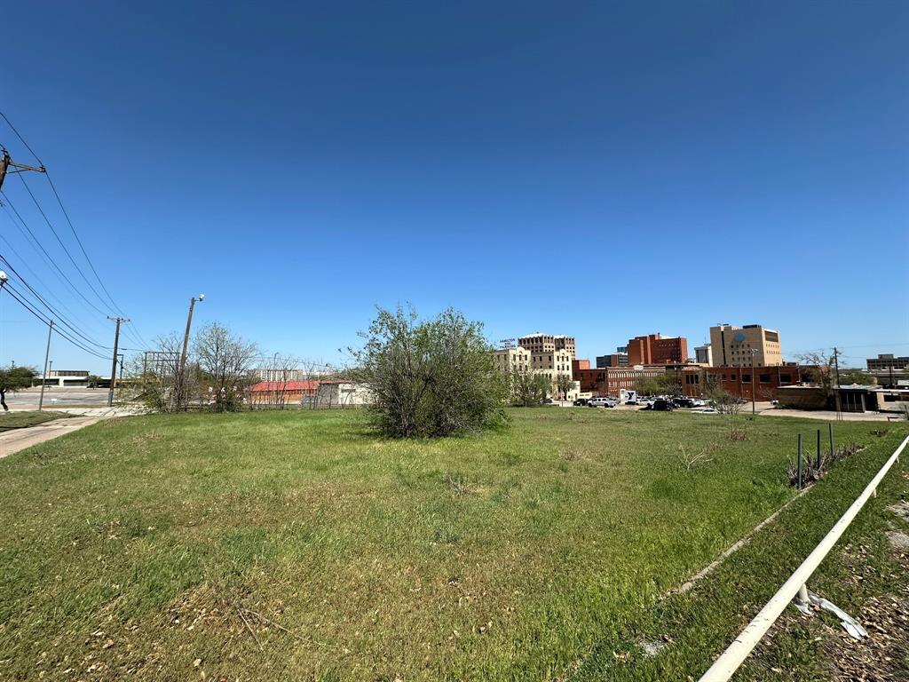 900 Austin Street Property Photo