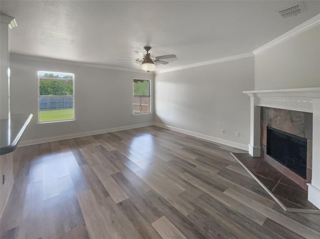 2420 Chestnut Drive Property Photo 3
