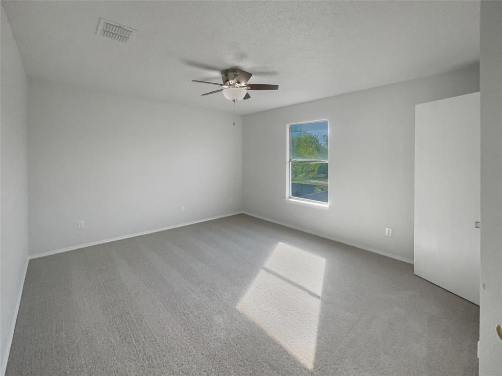 2420 Chestnut Drive Property Photo 9
